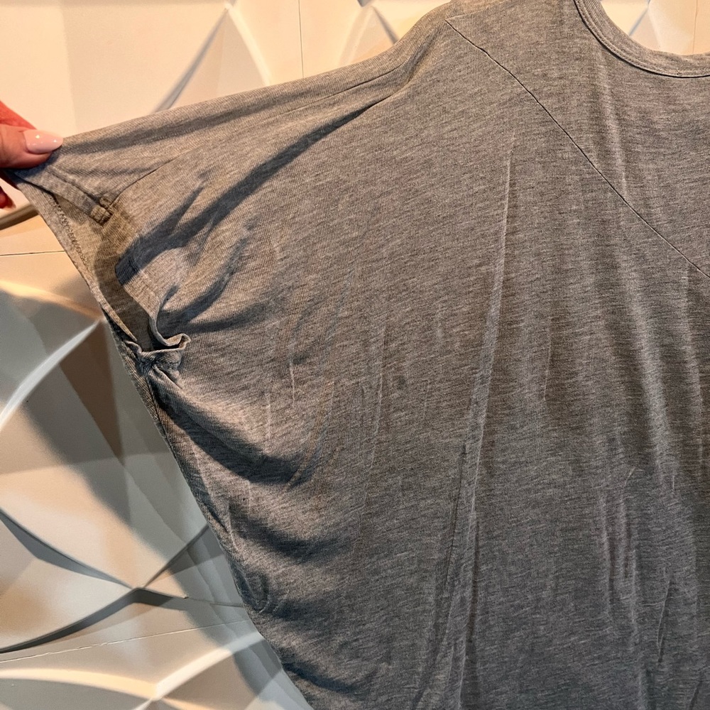 Grey Flowy Reg sleeve and Flowy sleeve
